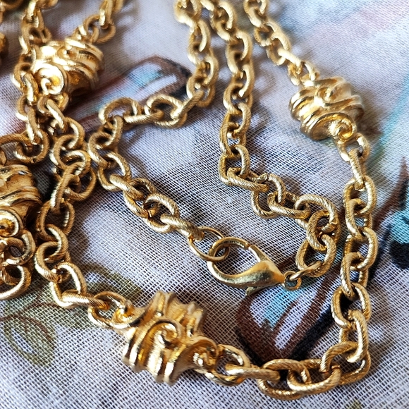Heavy Weight Gold Tone Plated Textured Long Vintage Chain Box Swirl Necklace 80s - Picture 3 of 5
